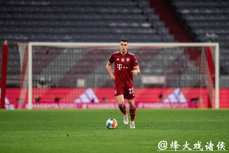 德甲-莱万2球再破纪录穆勒2传 拜仁4-0大胜多特