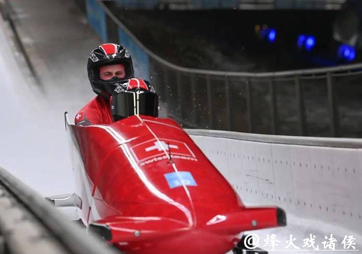 从钢架雪车赛道飞驰而下的0.1秒背后，是这位中国小伙从零开始拼来的奥运荣耀